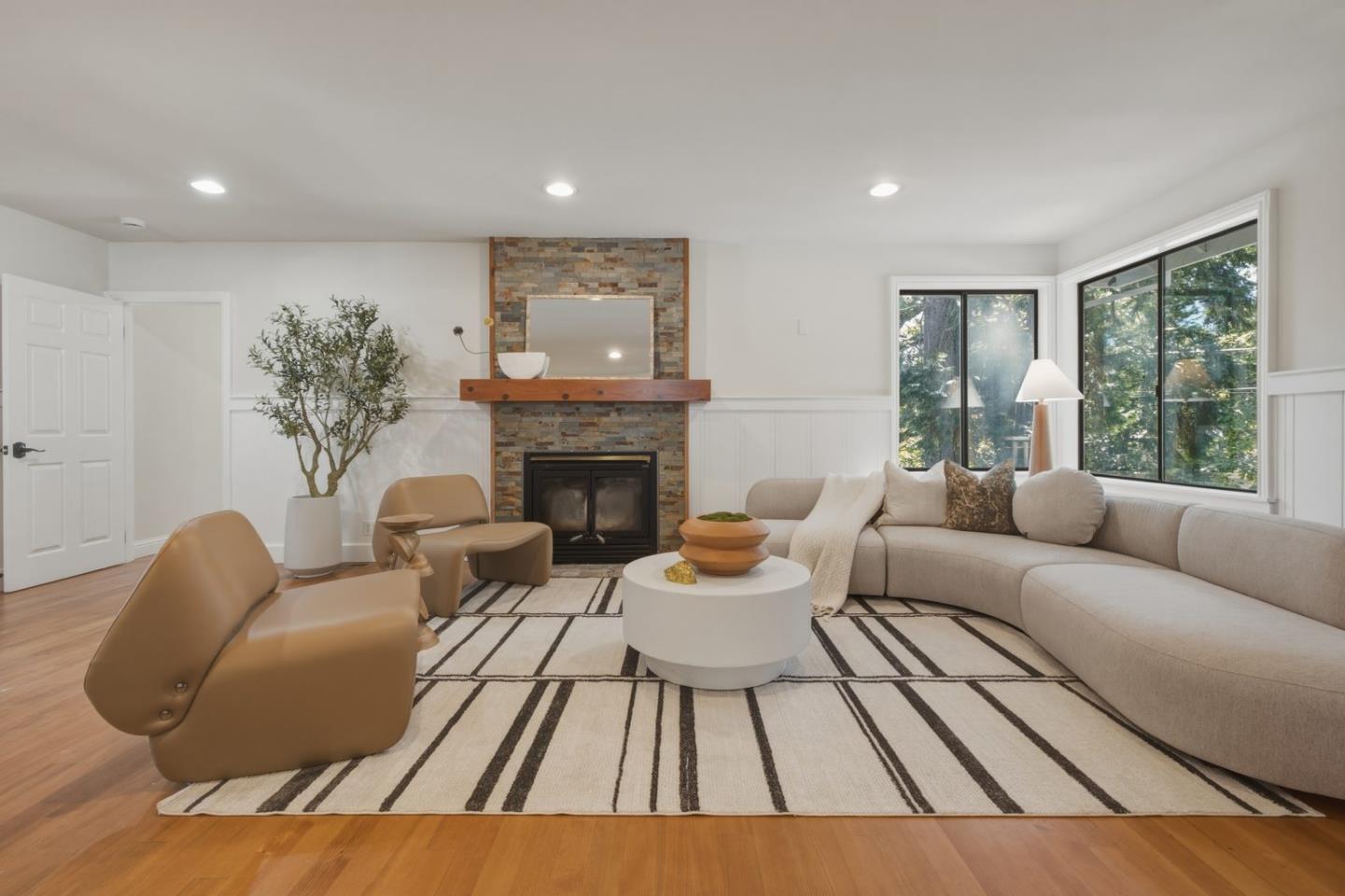 18143 Gloria Court photo 2