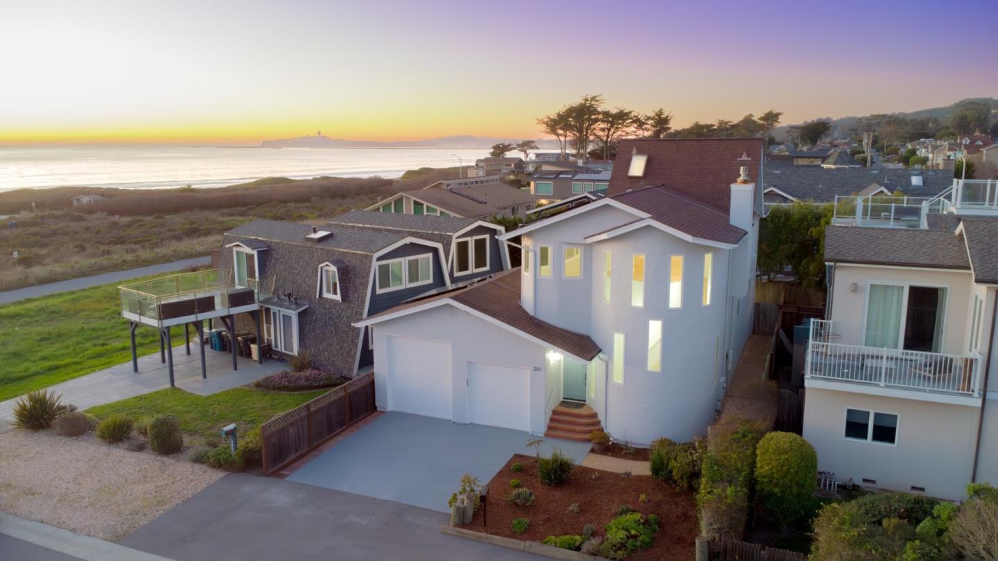 211 Washington Blvd, Half Moon Bay, CA