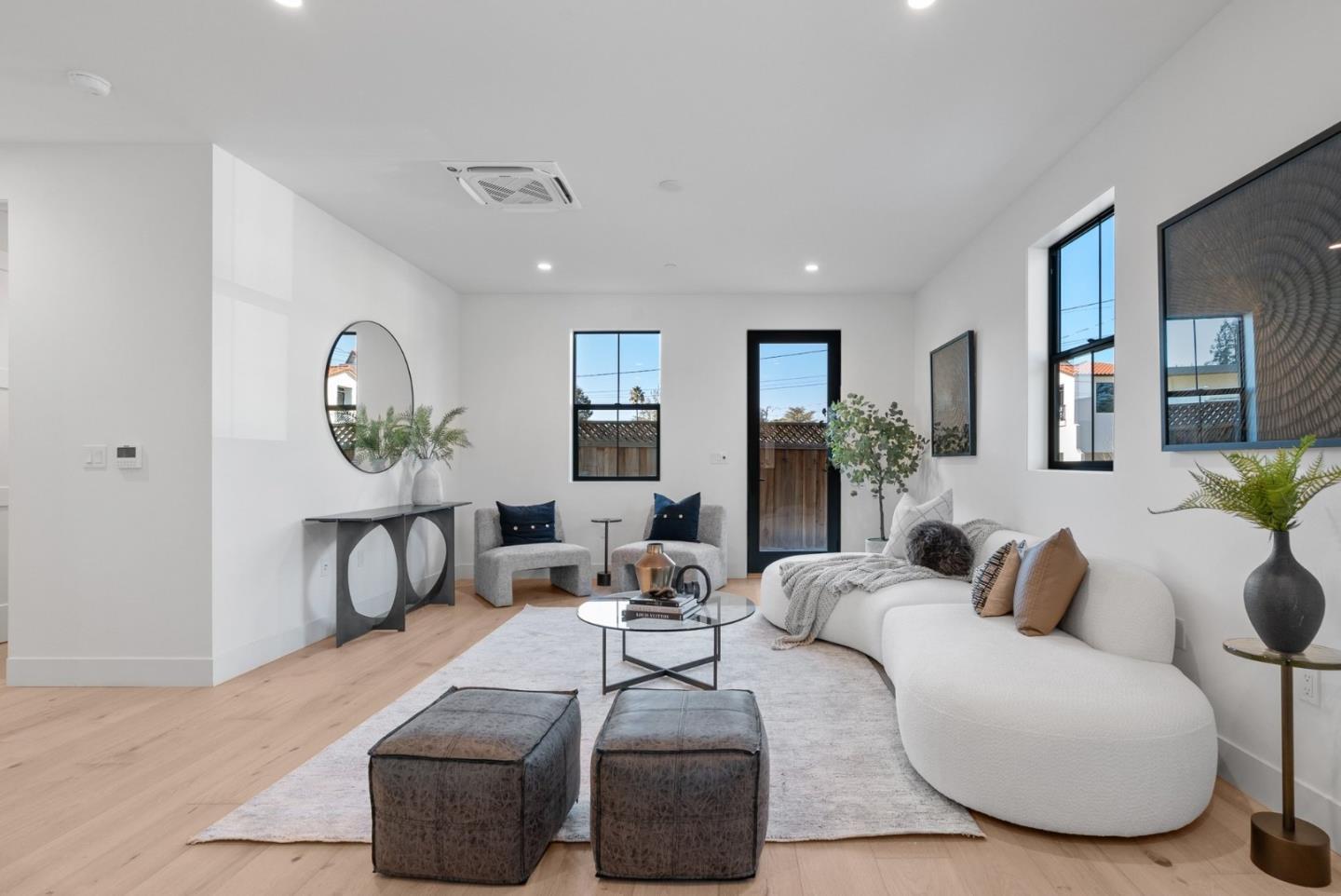 101 Sunnyside Court photo 5