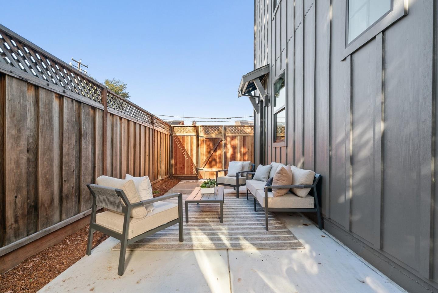 101 Sunnyside Court photo 41