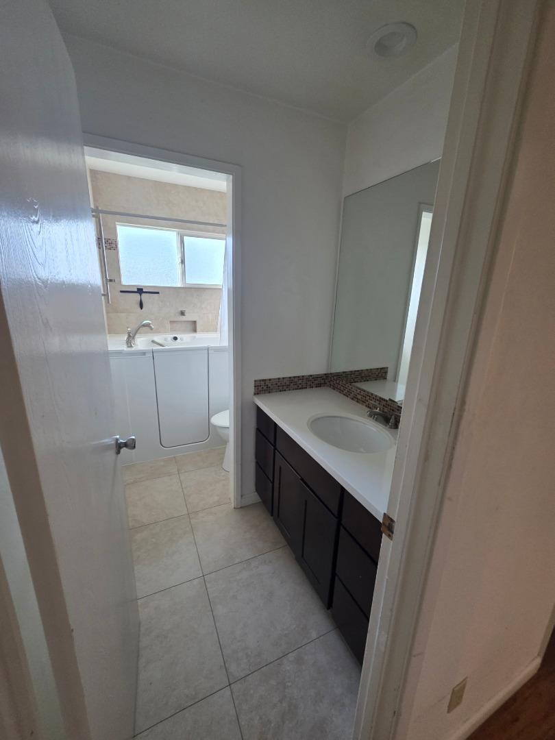 648 W Sunnyoaks Avenue photo 12