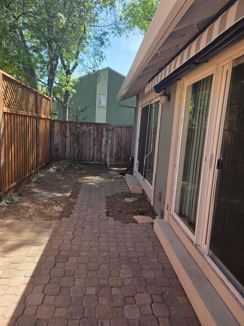 648 W Sunnyoaks Avenue photo 26