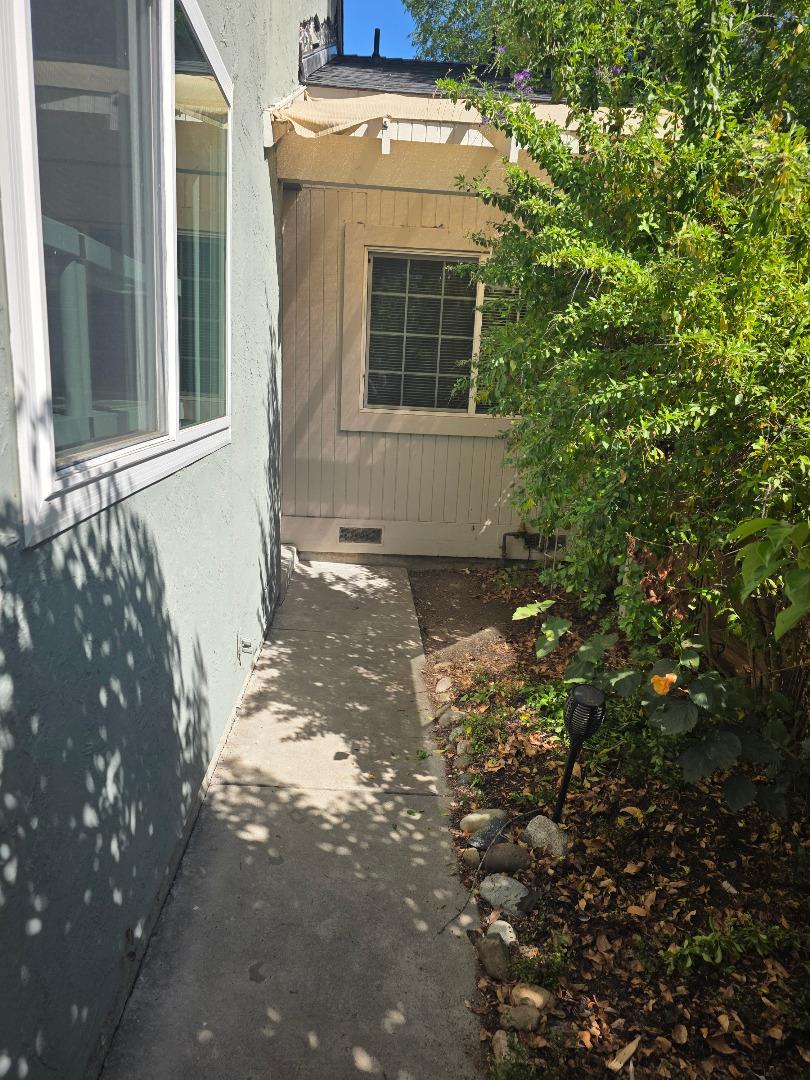 648 W Sunnyoaks Avenue photo 27