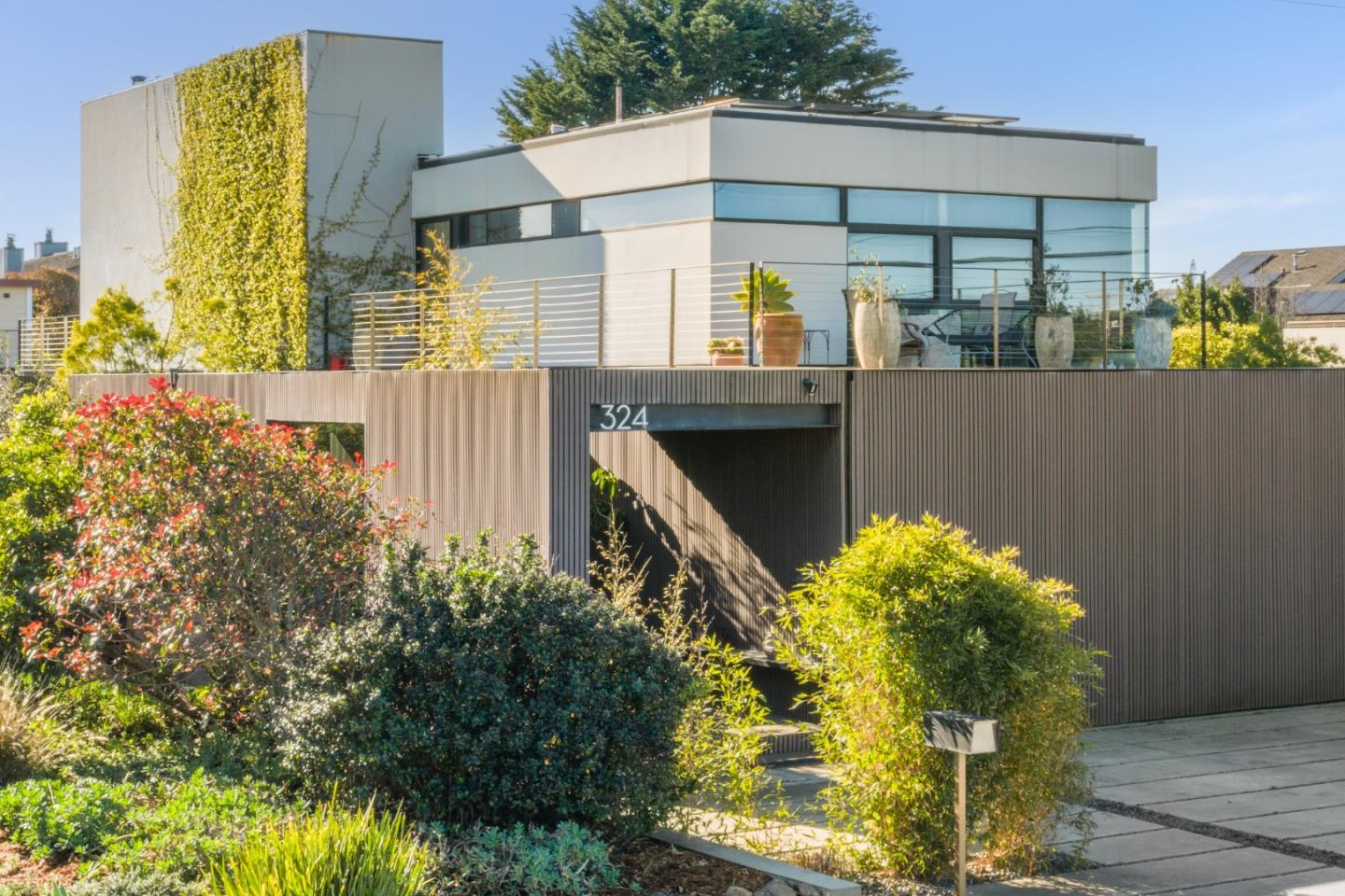 324 Kelly Ave, Half Moon Bay, CA