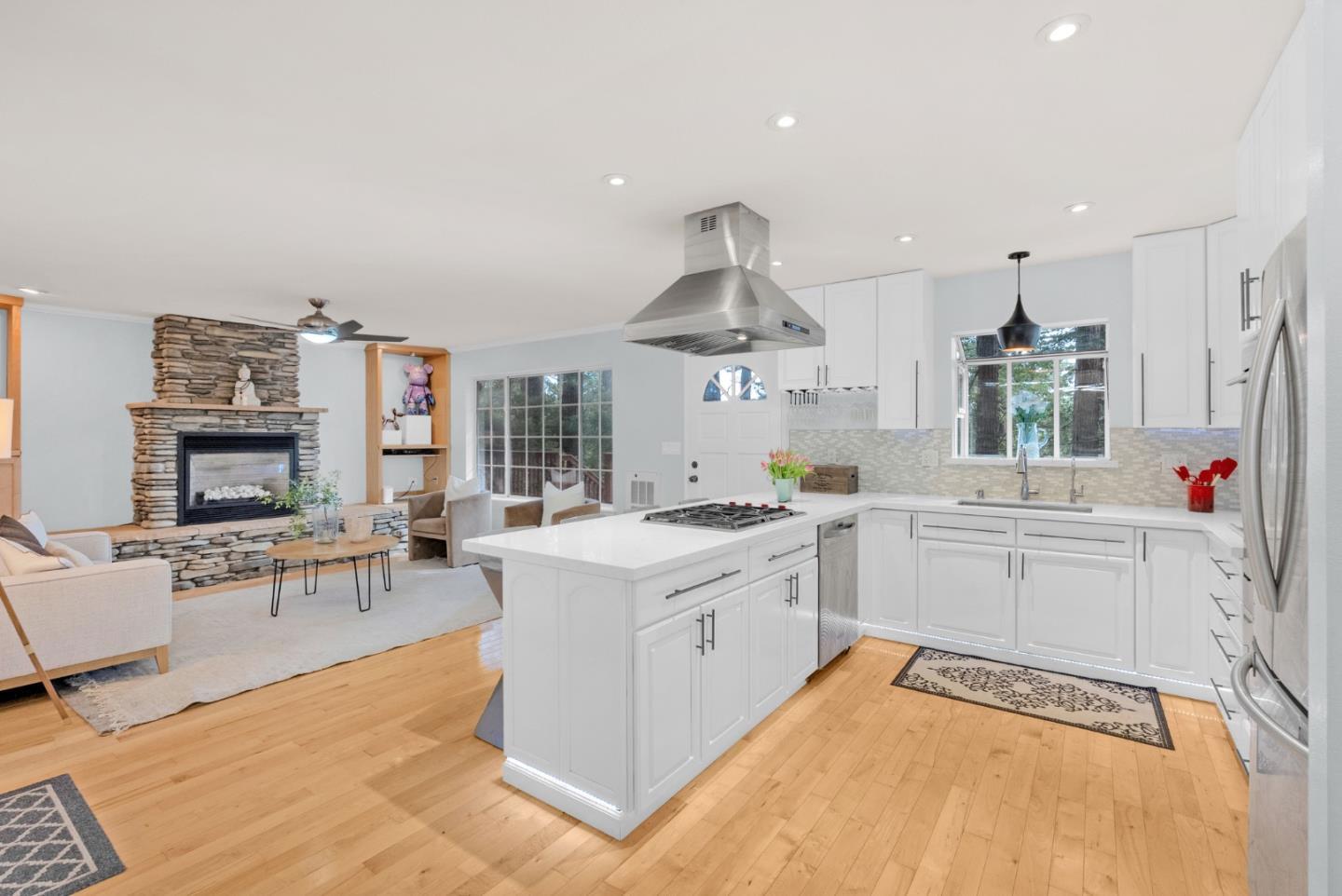 18485 Main Boulevard photo 2