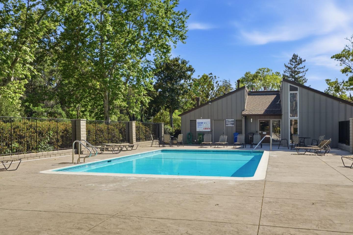 104 Cherry Hill Court photo 32