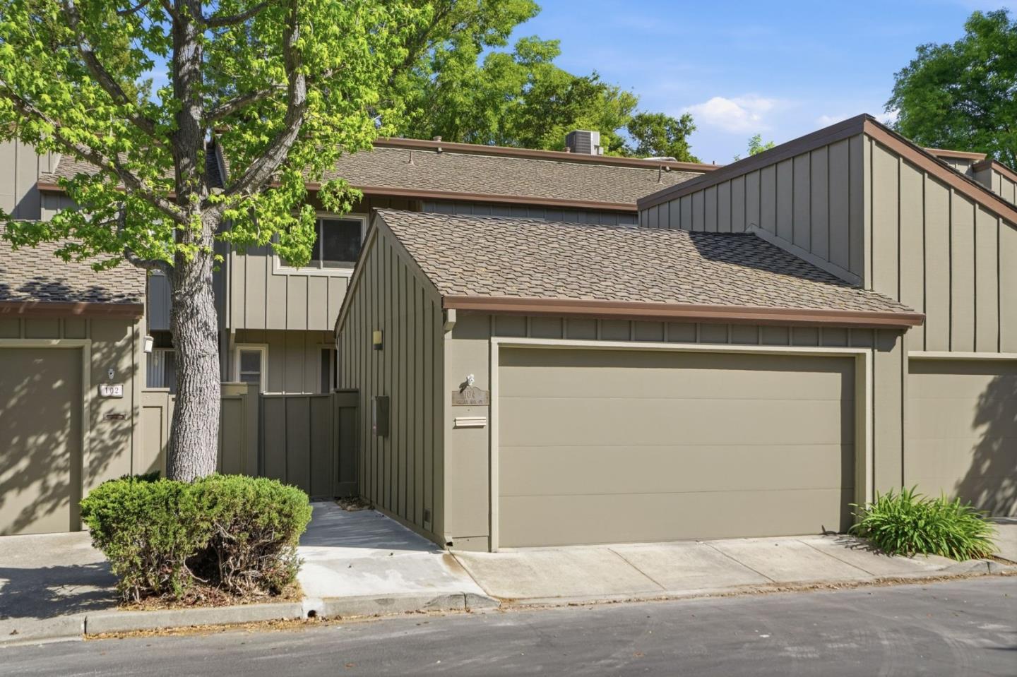 104 Cherry Hill Court photo 6