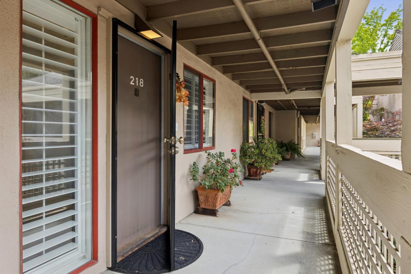 443 Alberto Way #B218 photo 3