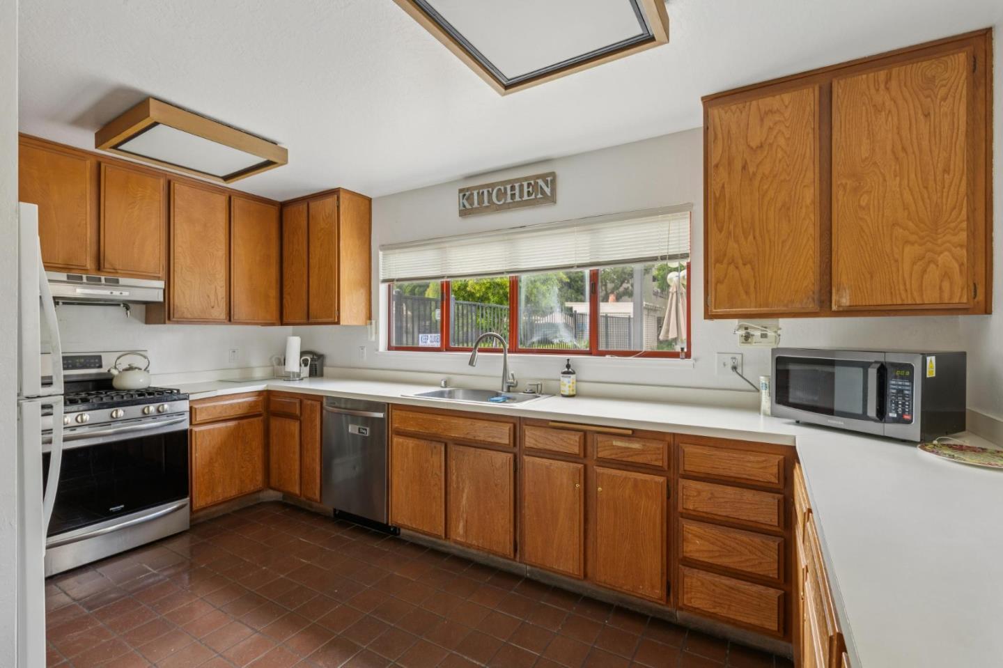 443 Alberto Way #B218 photo 40
