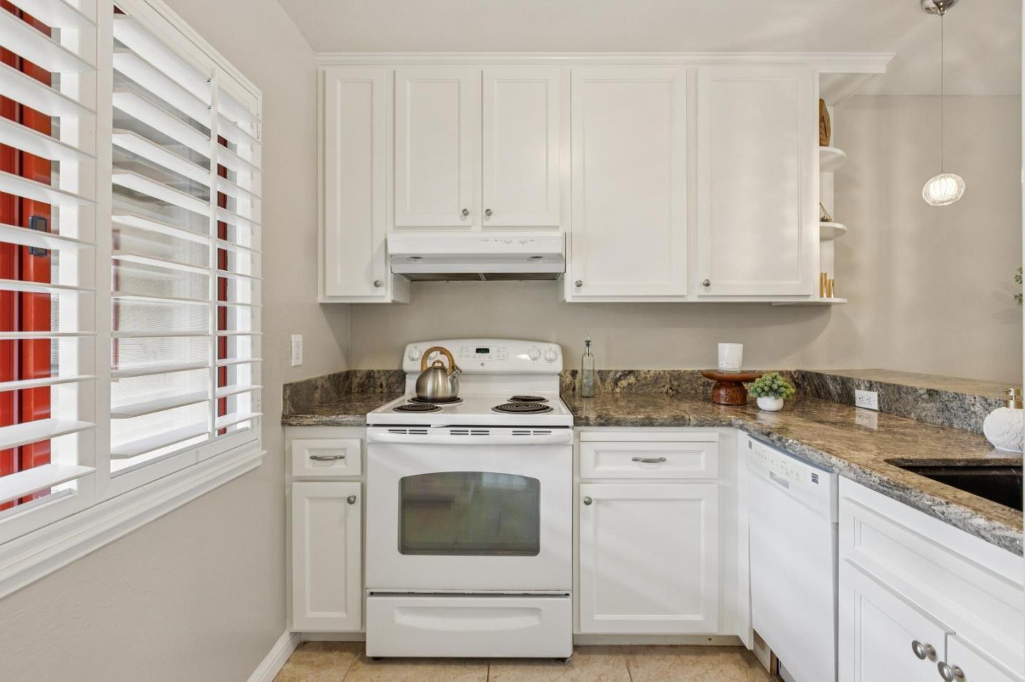443 Alberto Way #B218 photo 6