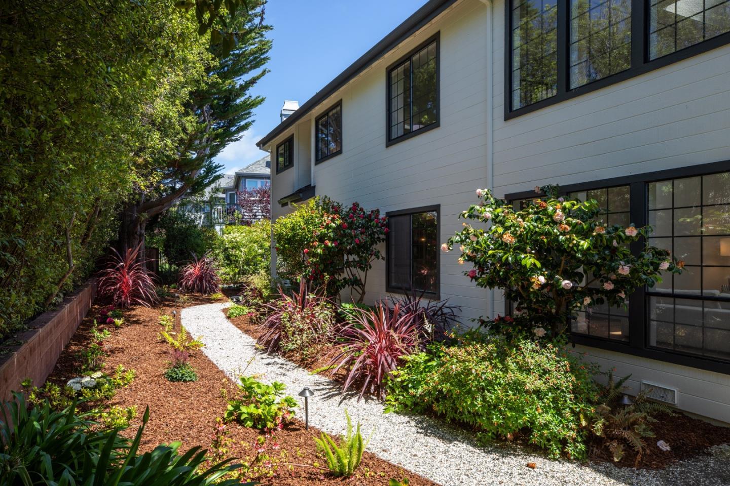 11 Fairway Place photo 32