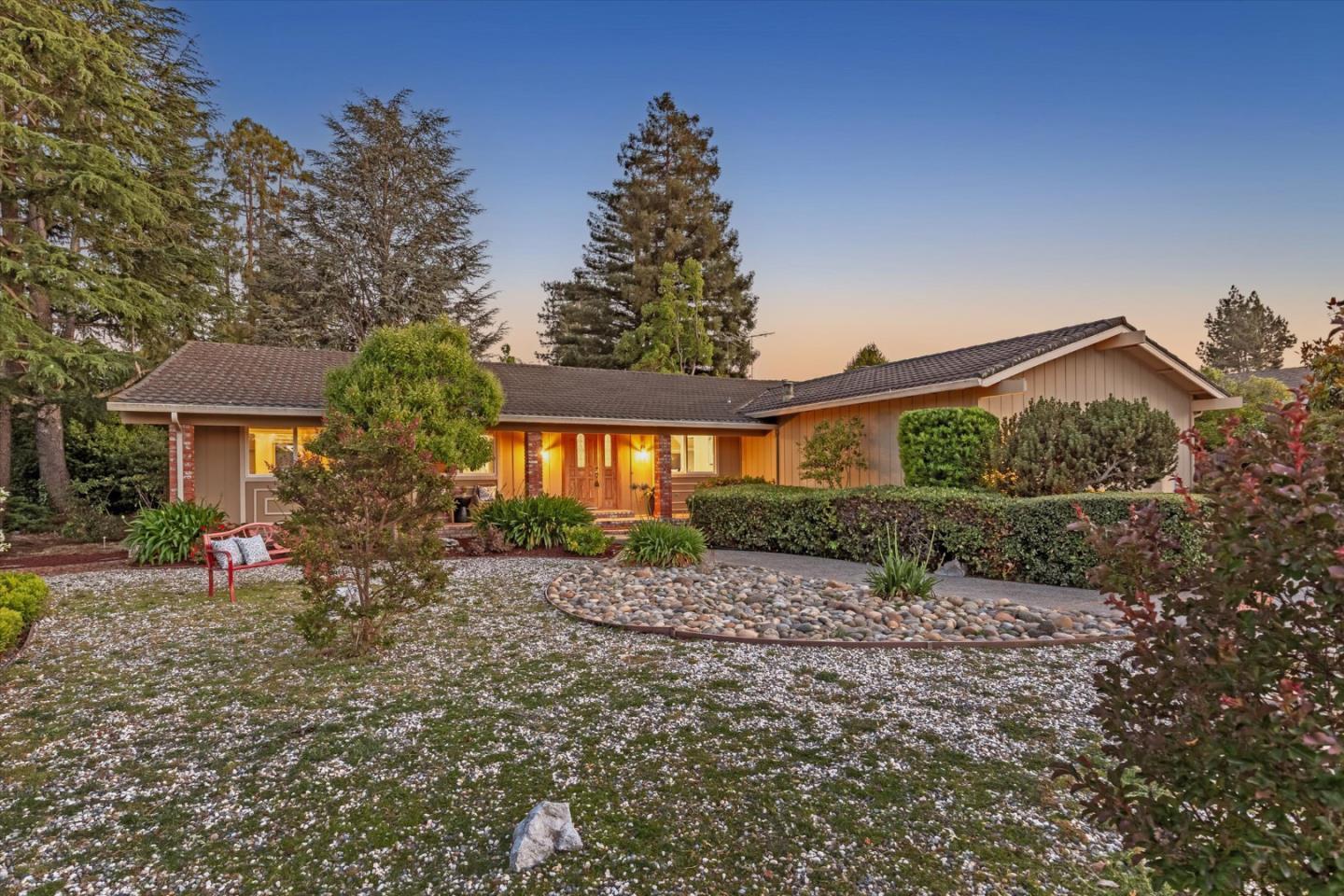 20154 KNOLLWOOD Drive