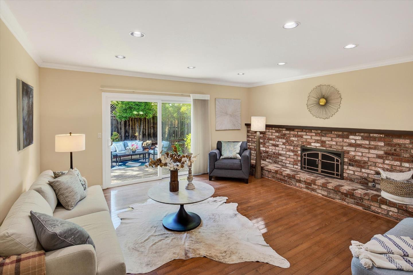 20154 KNOLLWOOD Drive photo 11