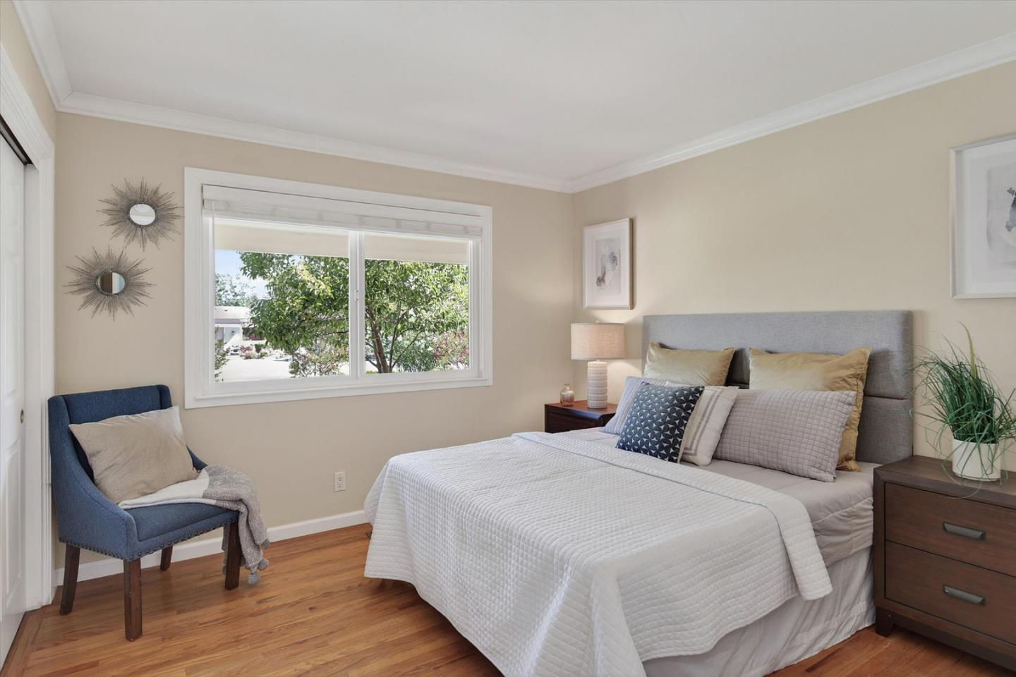 20154 KNOLLWOOD Drive photo 24