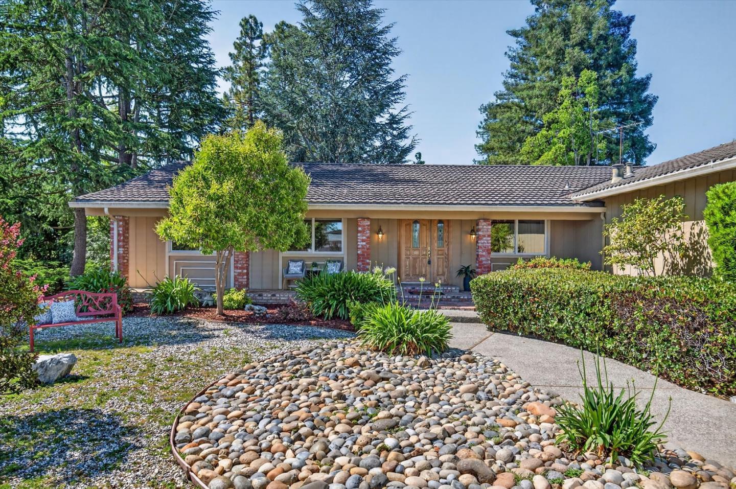 20154 KNOLLWOOD Drive photo 5