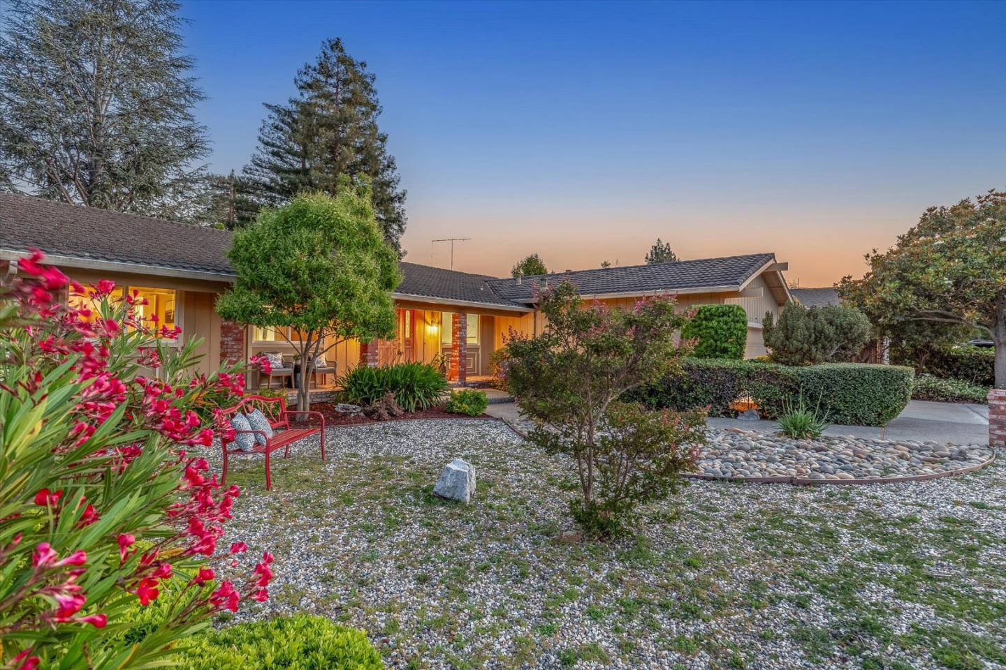 20154 KNOLLWOOD Drive photo 6