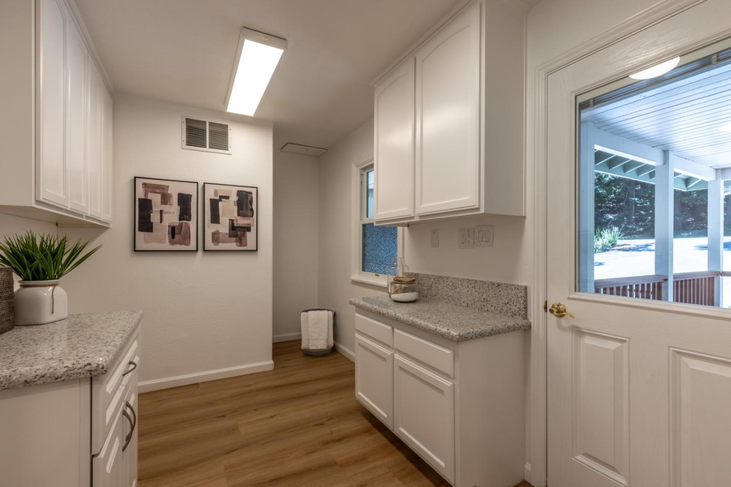 14380 Long Ridge Road photo 12