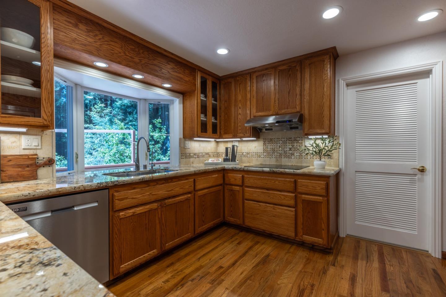14380 Long Ridge Road photo 9