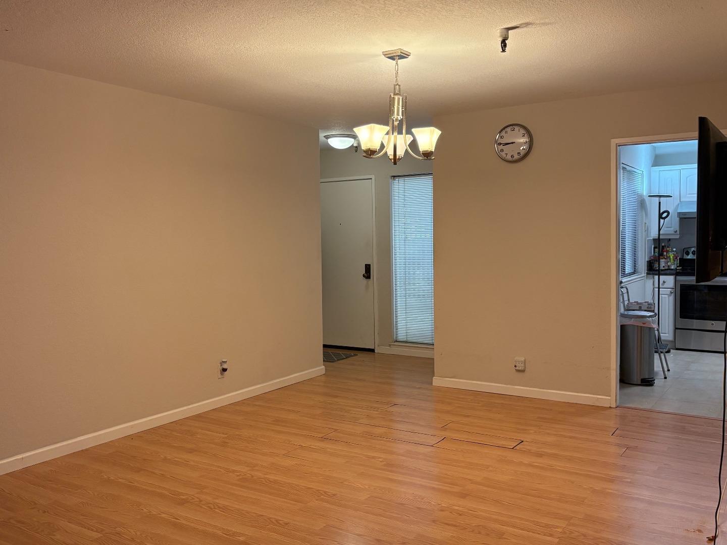 449 Alberto Way #131 photo 2