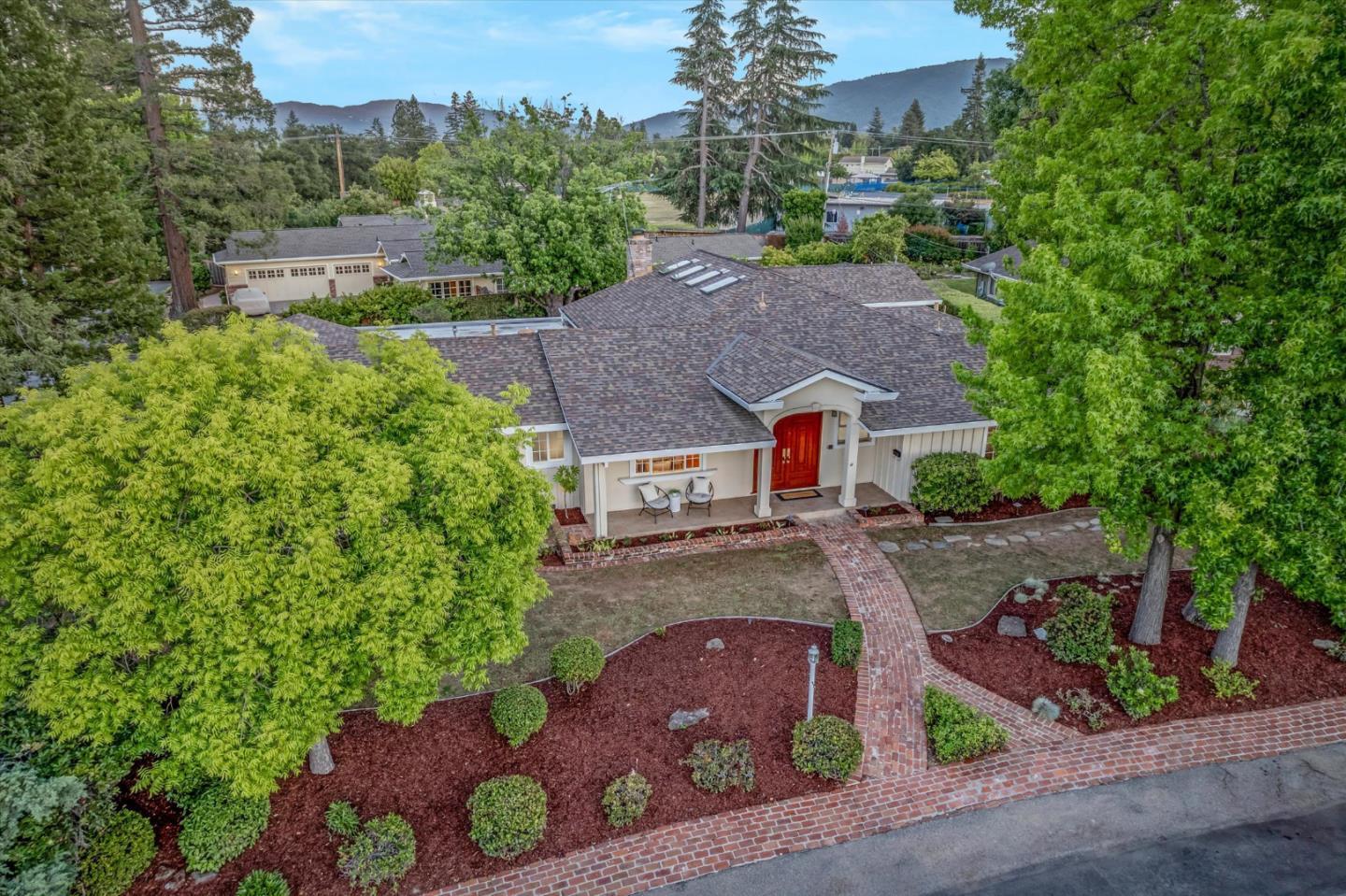 20096 Chateau Dr, Saratoga, CA