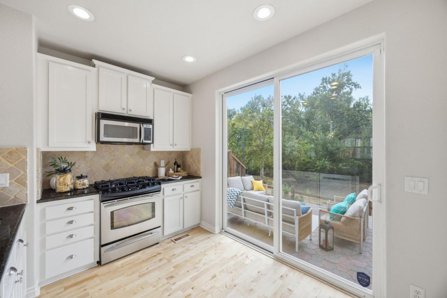 302 Creekside Village Drive photo 11