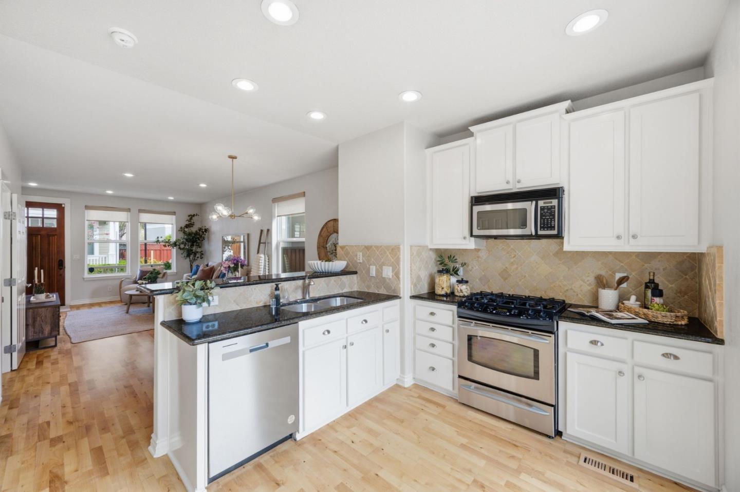302 Creekside Village Drive photo 13