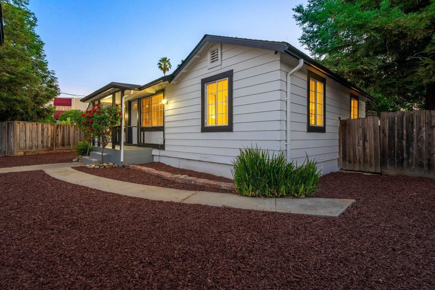 1131 Shamrock Drive photo 3