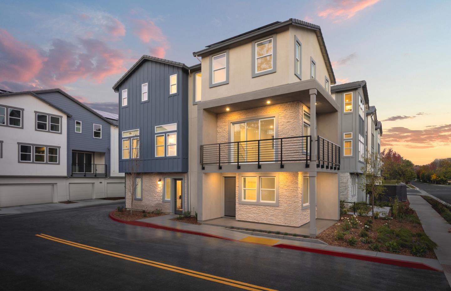 289 Llewellyn Avenue #18-18 - Plan 1 photo 2