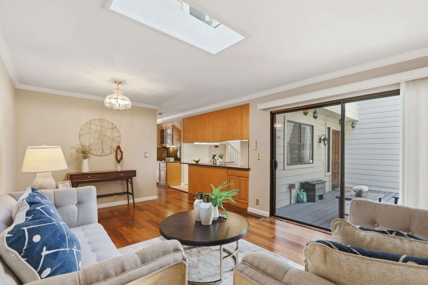 102 Lancewood Place photo 12