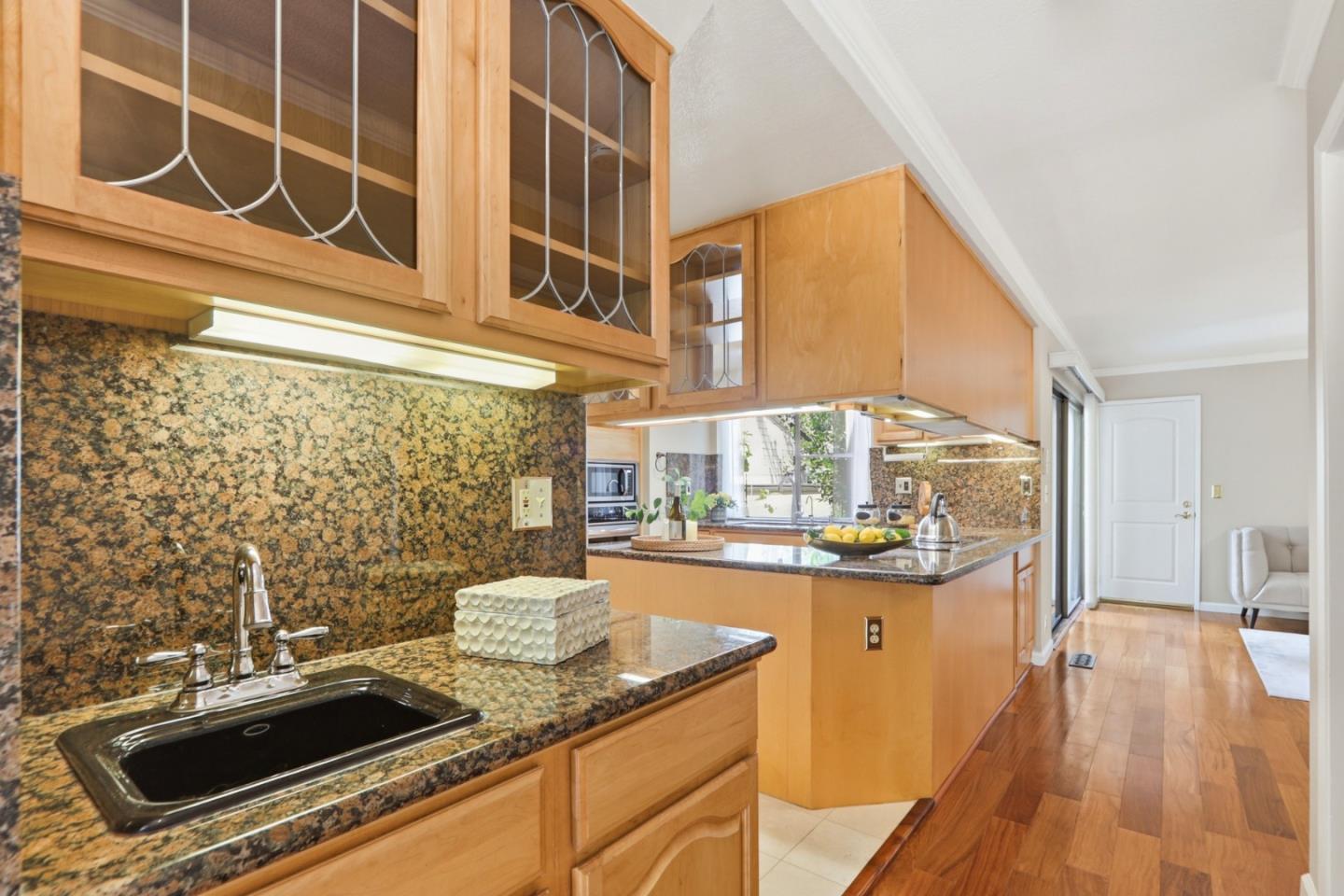 102 Lancewood Place photo 15