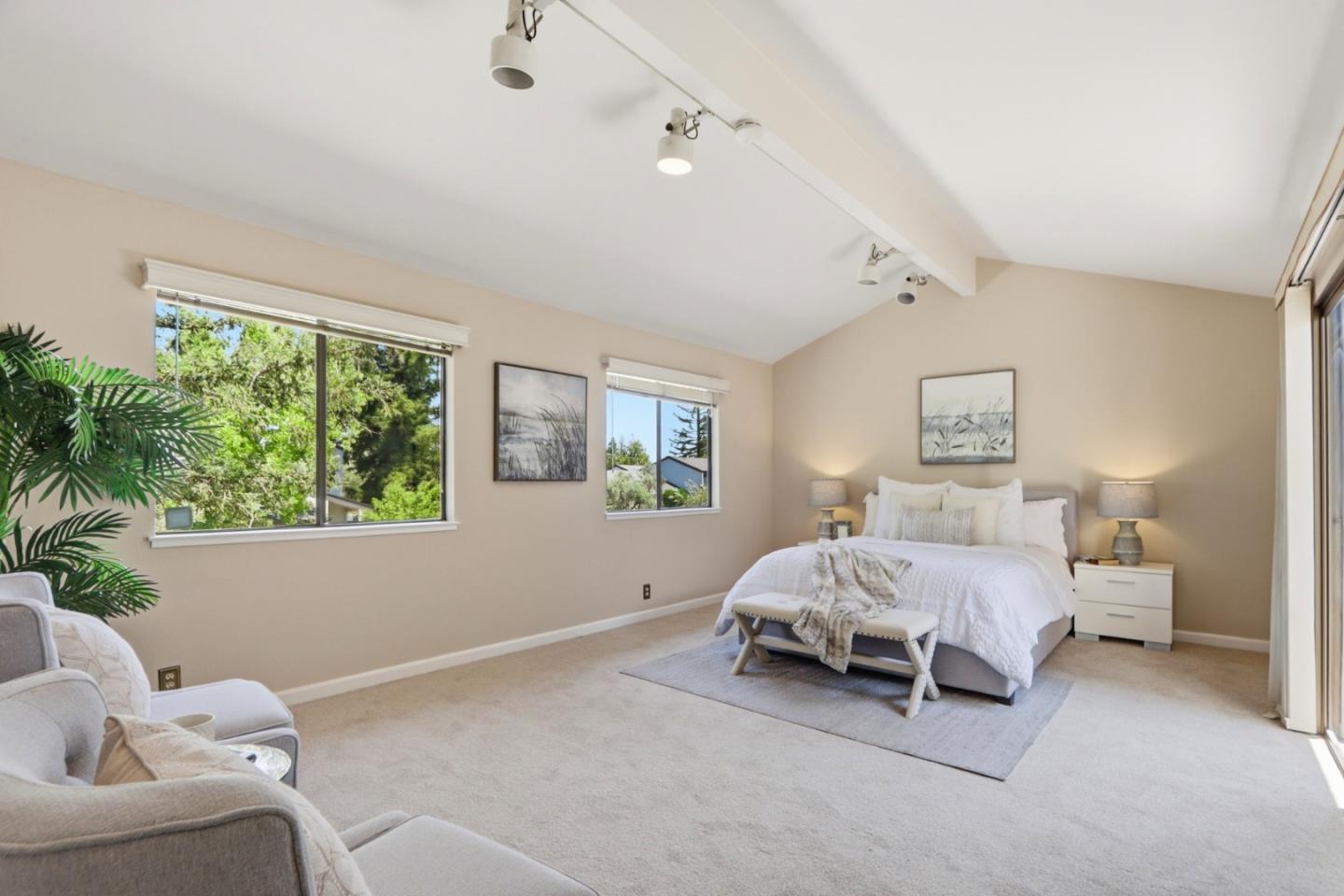 102 Lancewood Place photo 18