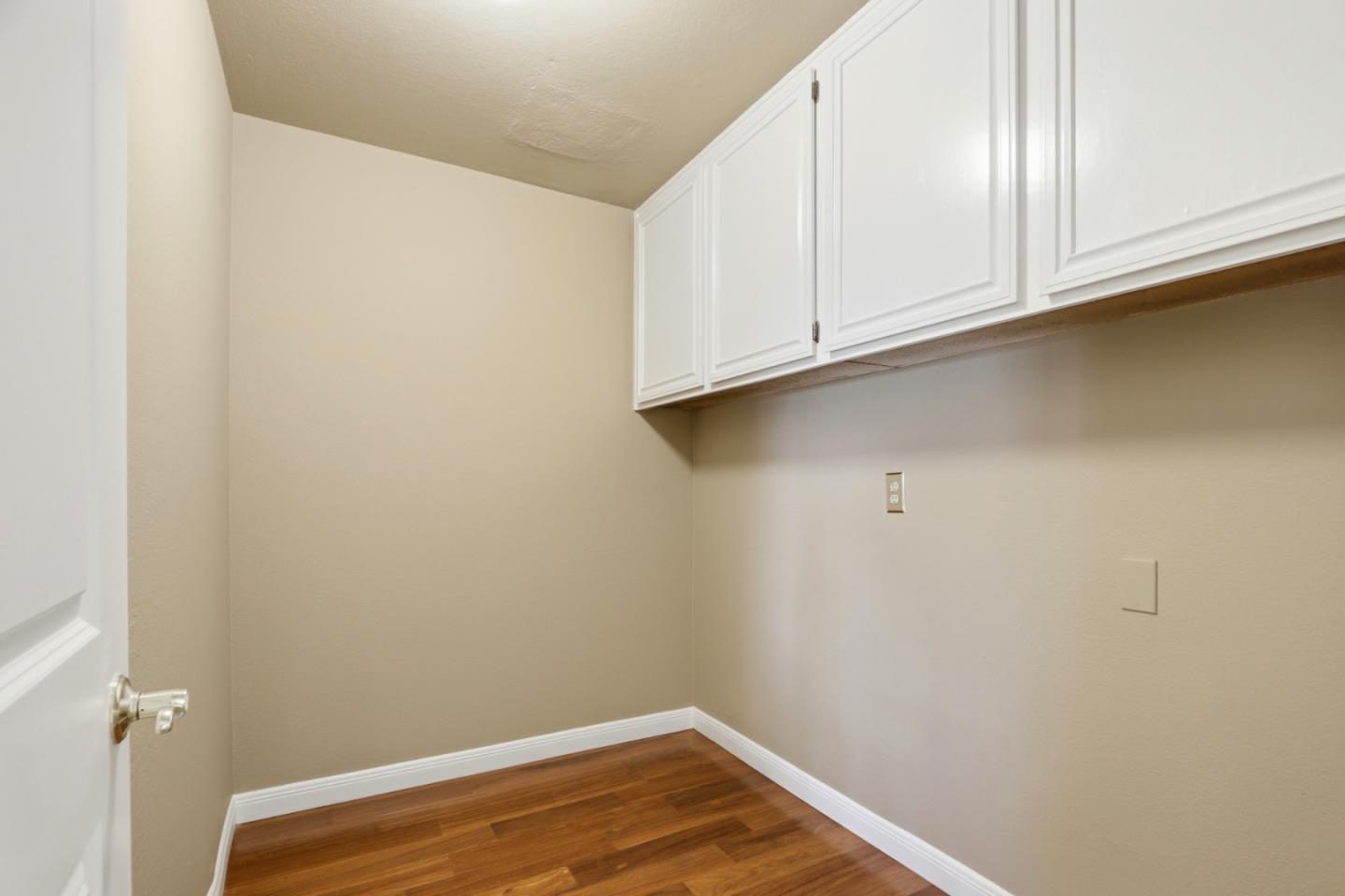 102 Lancewood Place photo 21