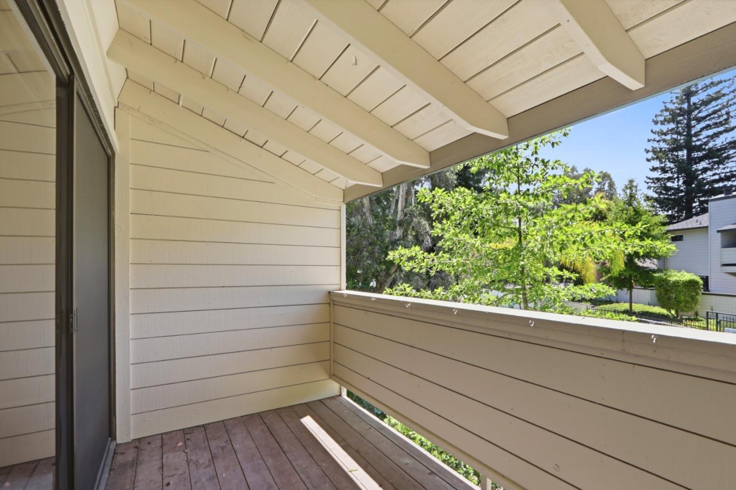 102 Lancewood Place photo 22
