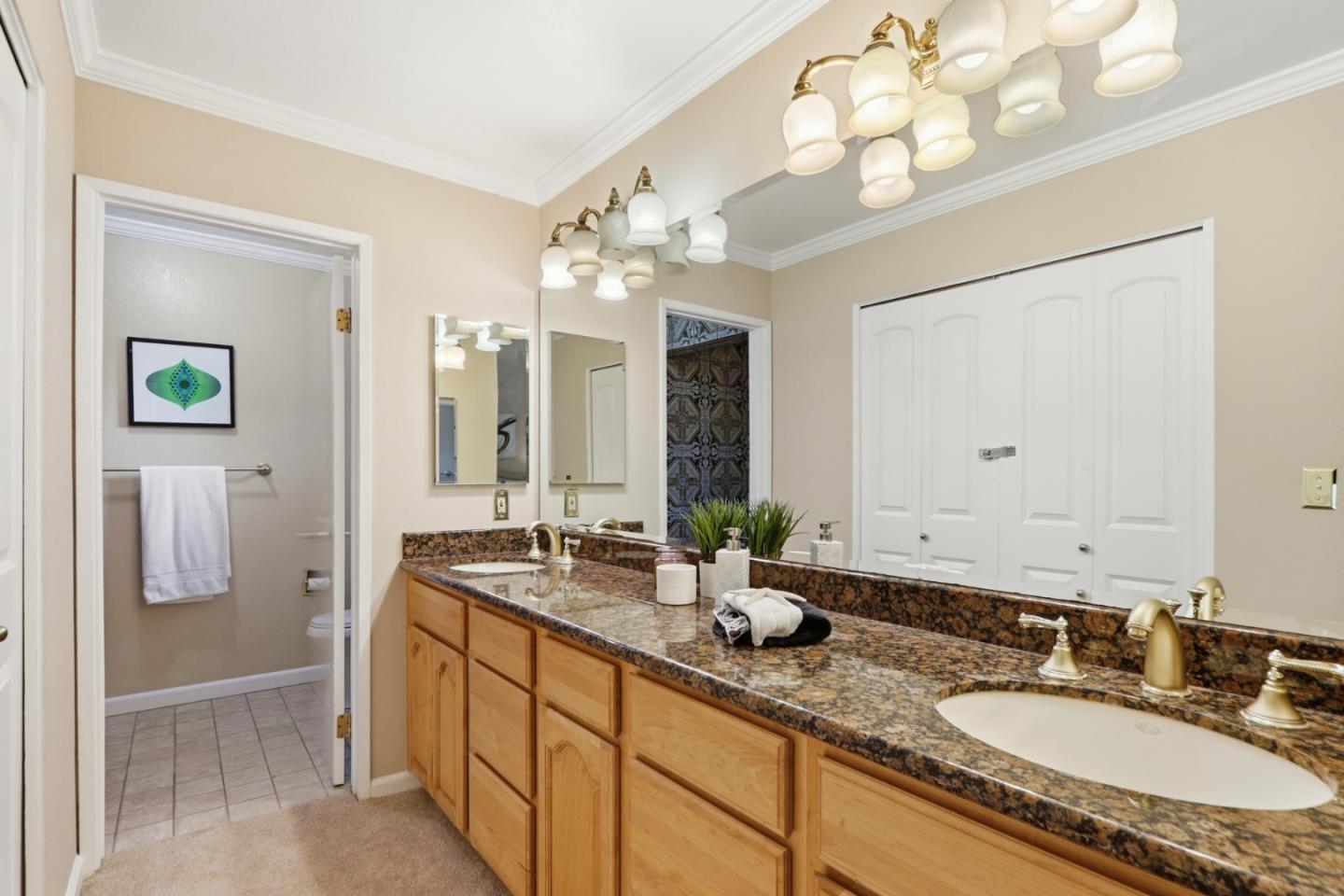 102 Lancewood Place photo 23