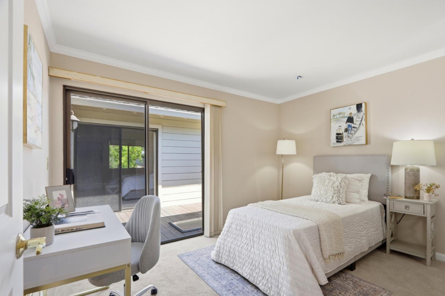 102 Lancewood Place photo 25