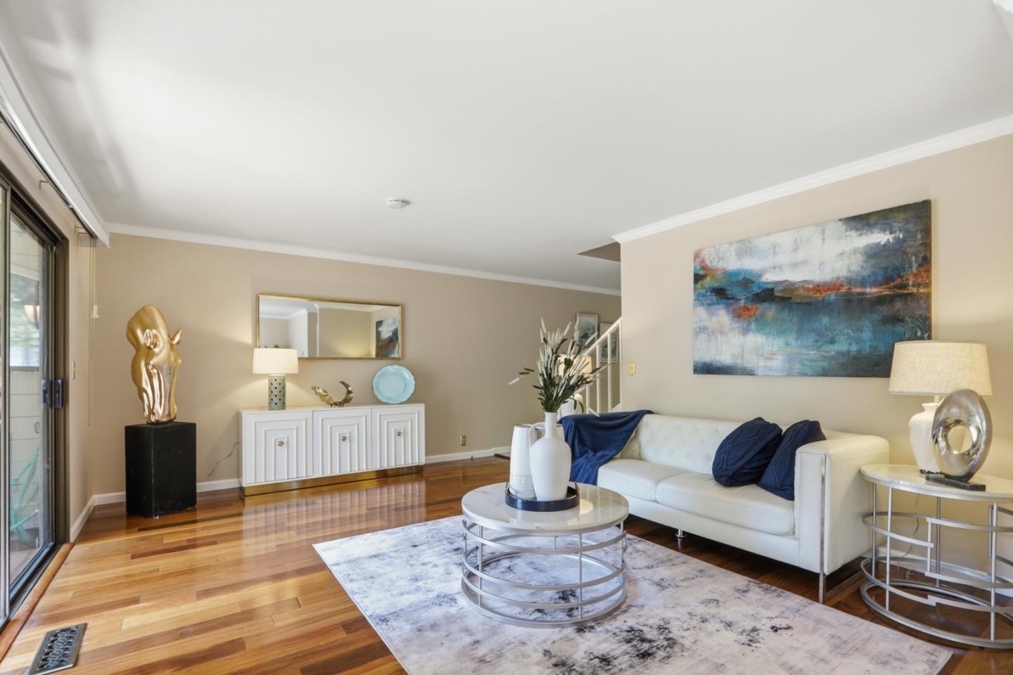 102 Lancewood Place photo 9