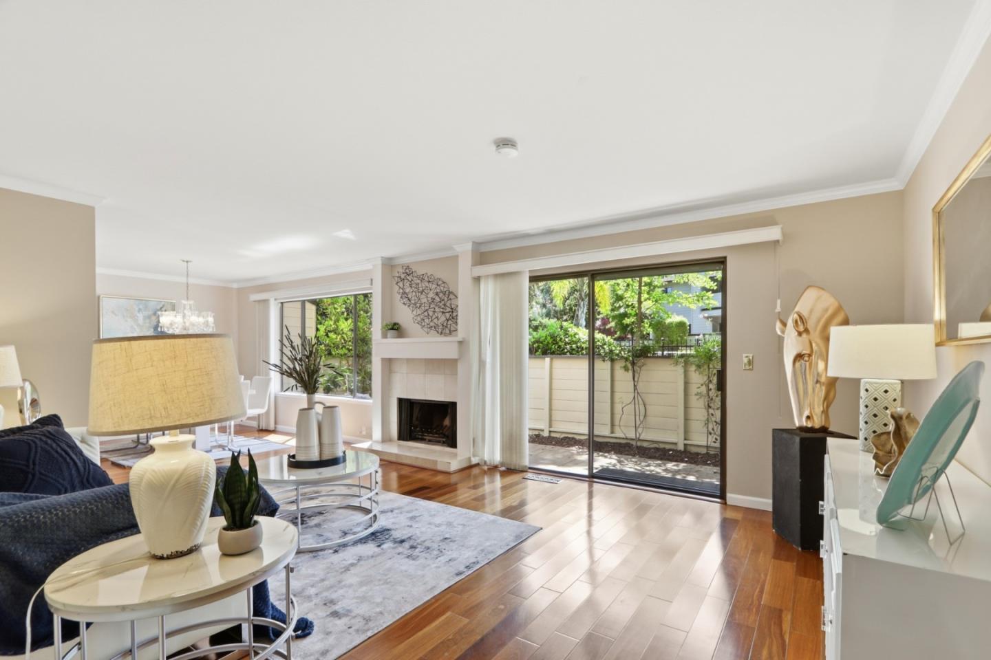 102 Lancewood Place photo 10