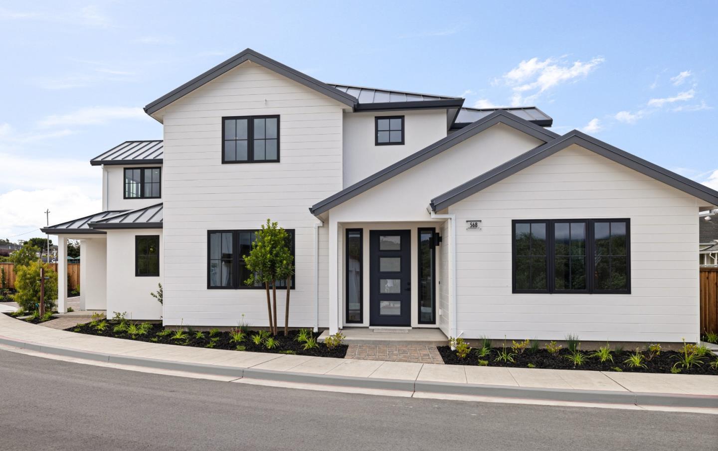 568 Creekside Court, Half Moon Bay
