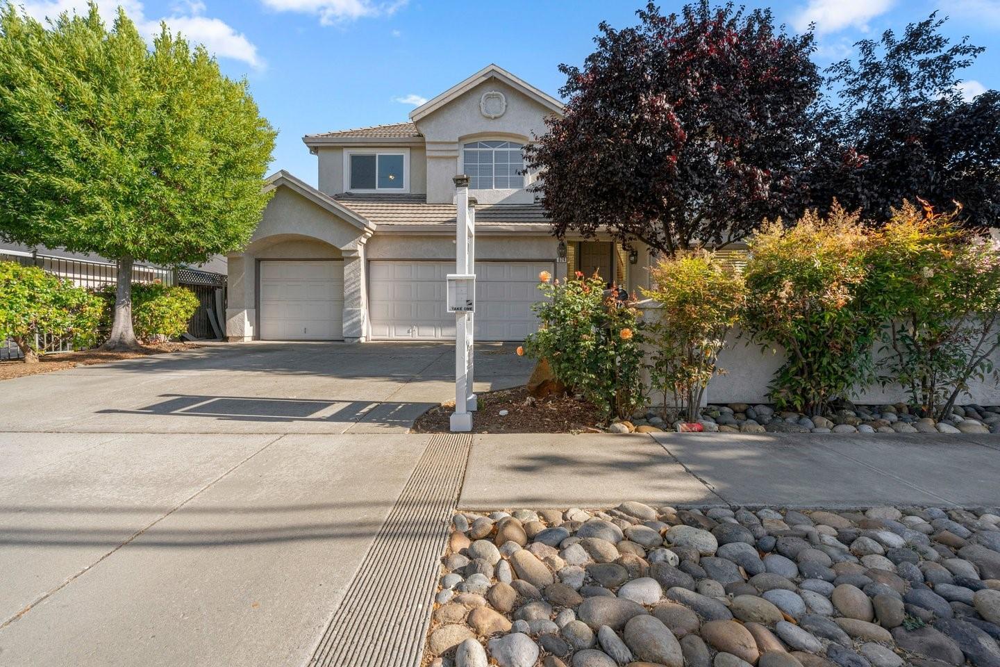 674 W Sunnyoaks Avenue photo 8
