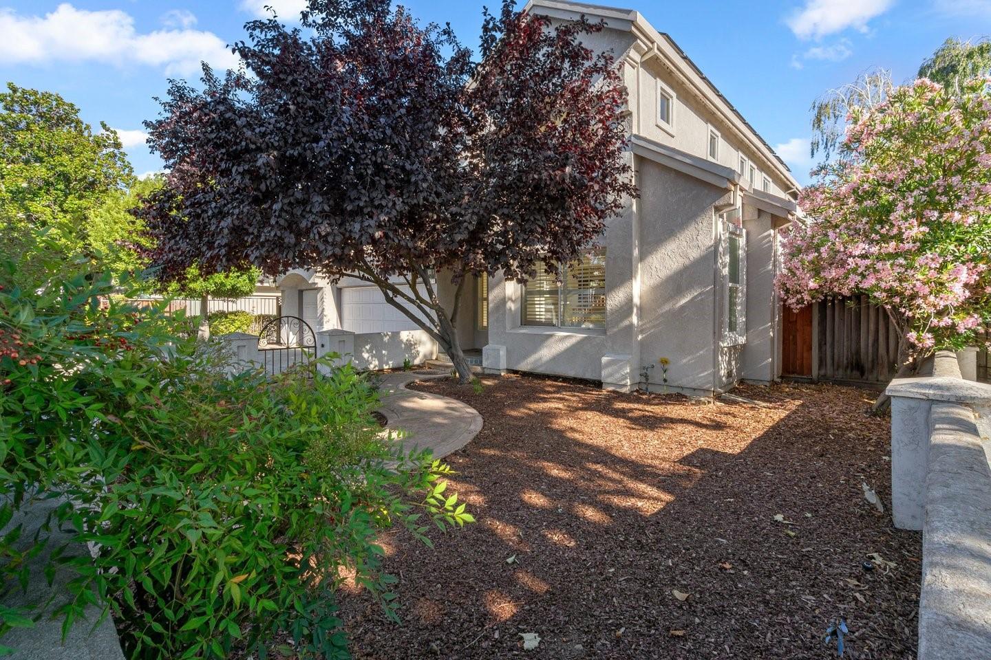 674 W Sunnyoaks Avenue photo 10