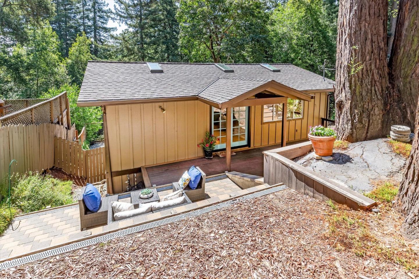 21590 Madrone Drive photo 2