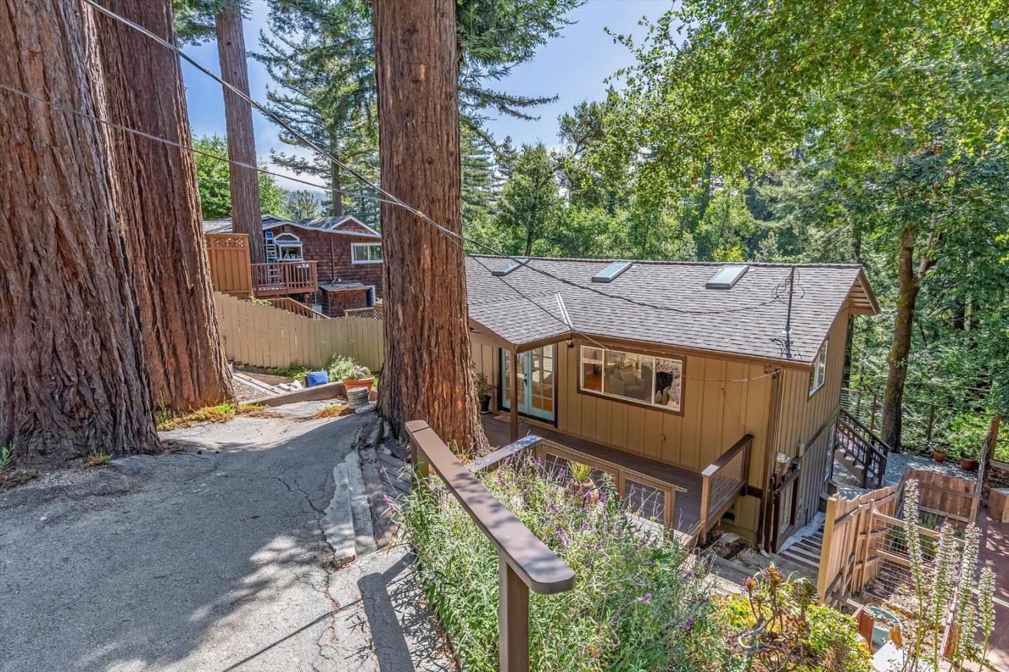 21590 Madrone Drive photo 27