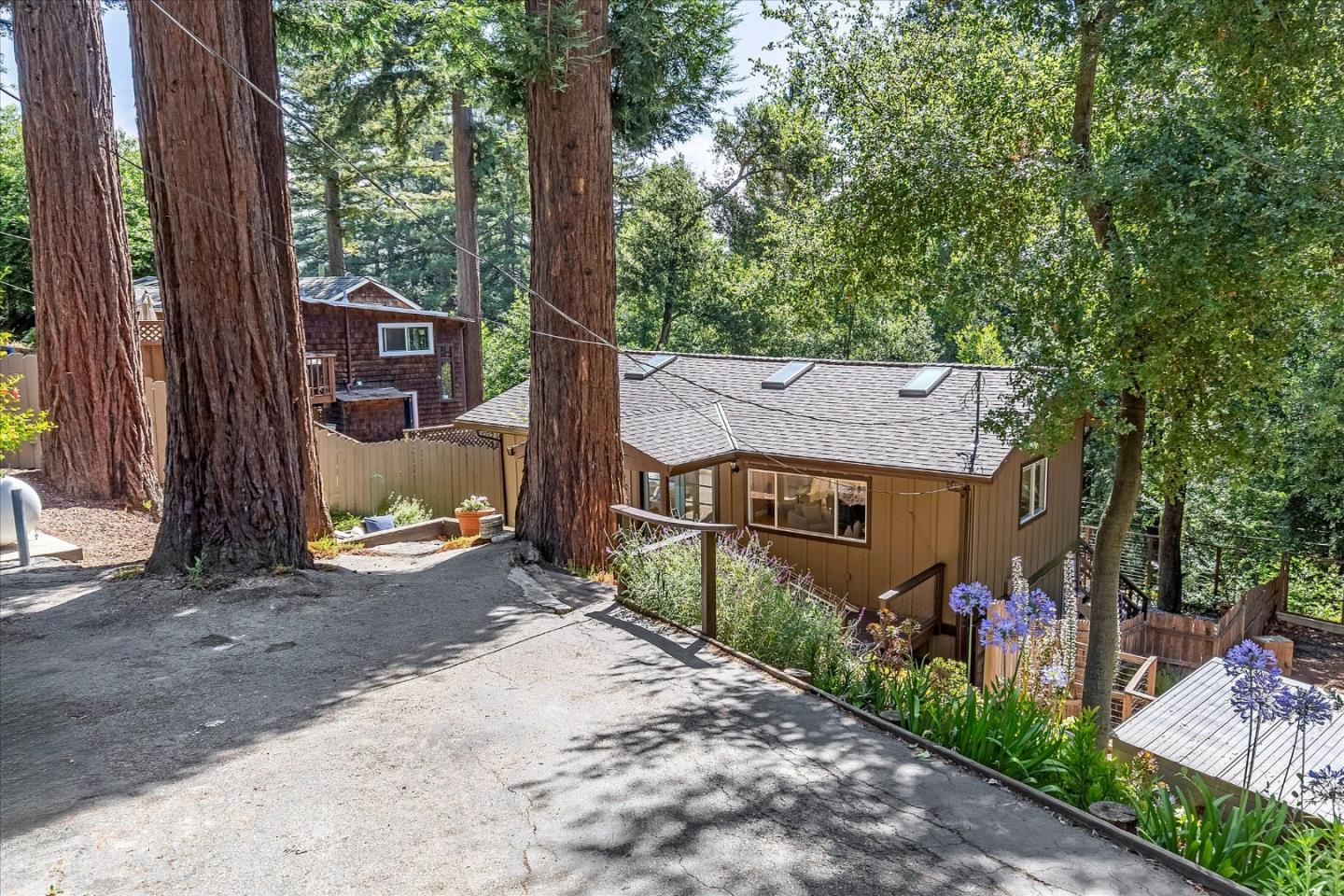 21590 Madrone Drive photo 28