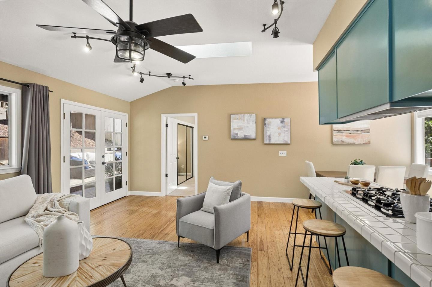 21590 Madrone Drive photo 6