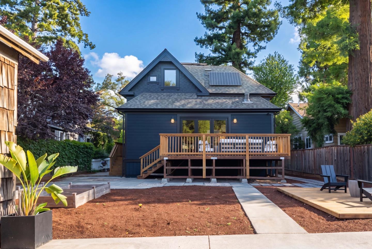 135 Johnson Avenue photo 37