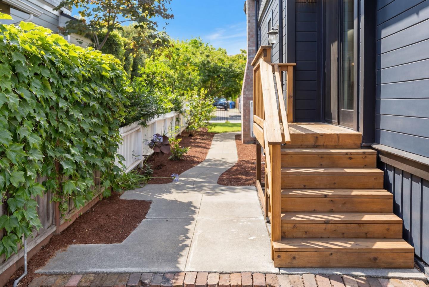 135 Johnson Avenue photo 44
