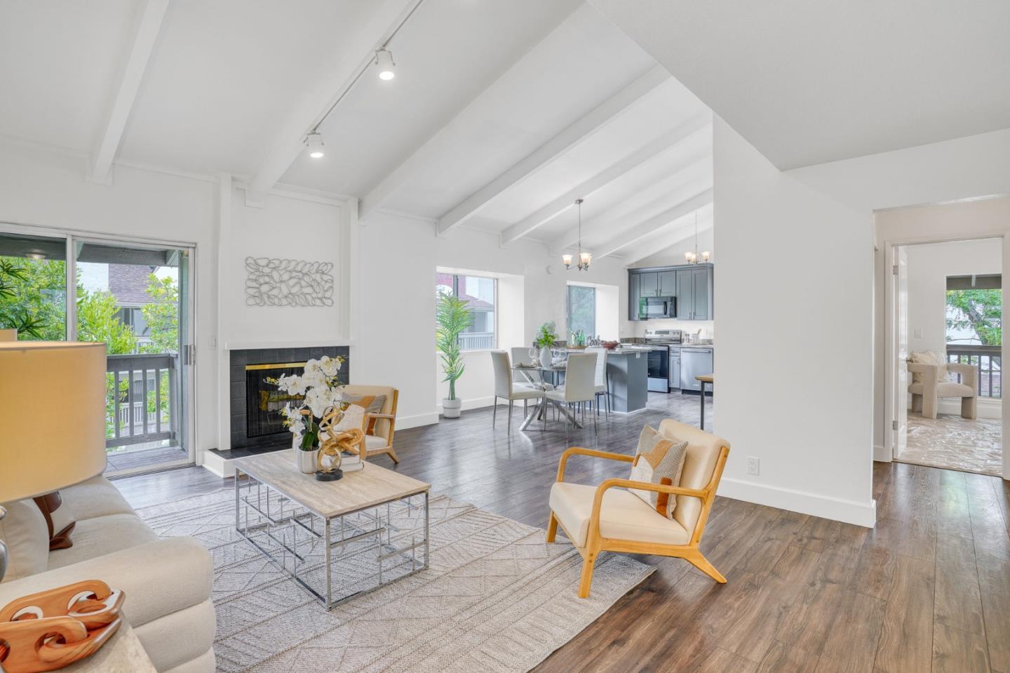 19220 Vineyard Ln, Saratoga, CA