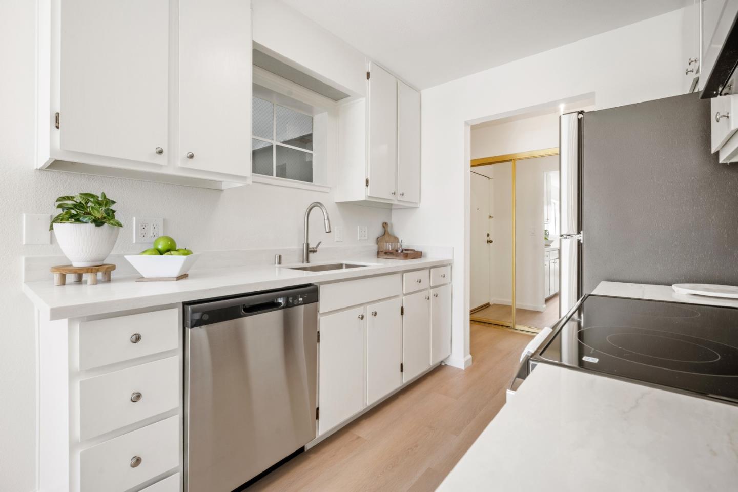 466 Pine Ave, Half Moon Bay, CA