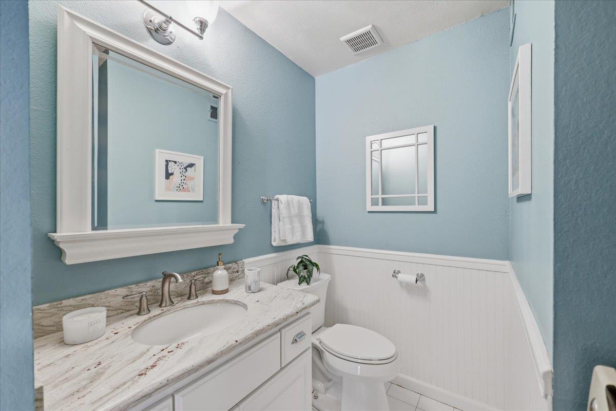 1689 Luika Place photo 41