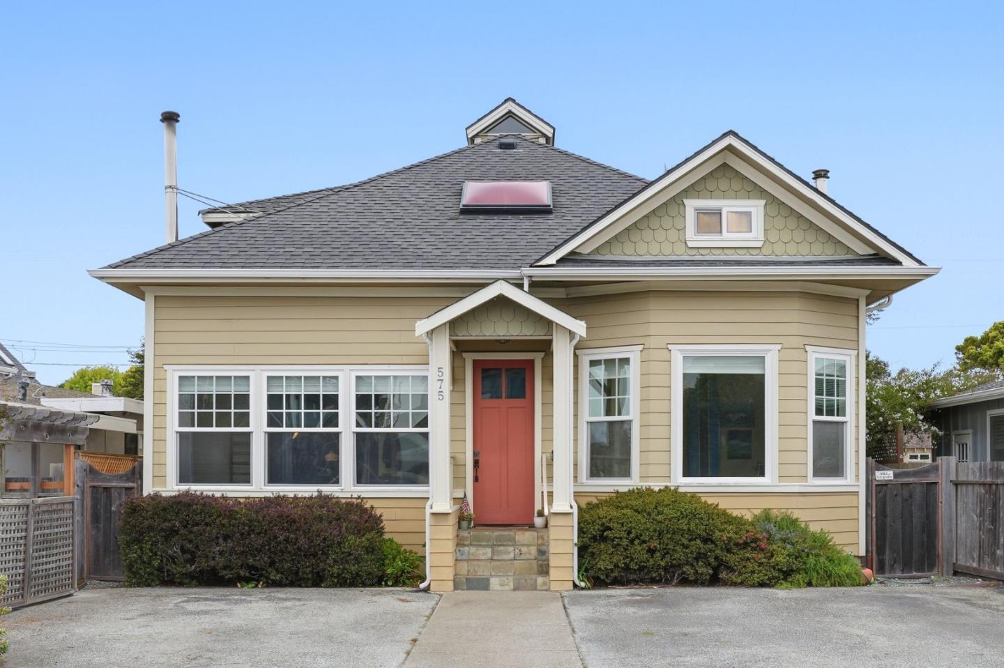 575 Myrtle St, Half Moon Bay, CA
